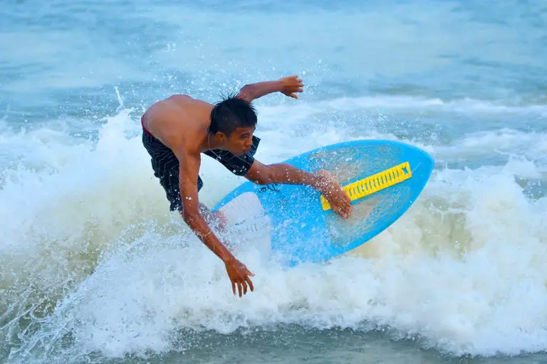 How Do You Ride a Skimboard
