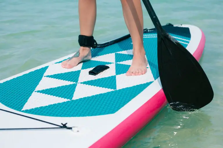 How Do You Use a Paddle Board?