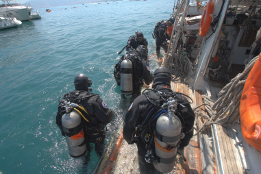 Liveaboard Scuba Diving Trips Safety Tips